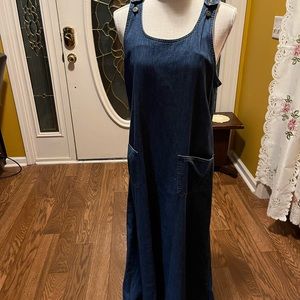 Liz Claiborne Denim Jumper. Med. $12.00